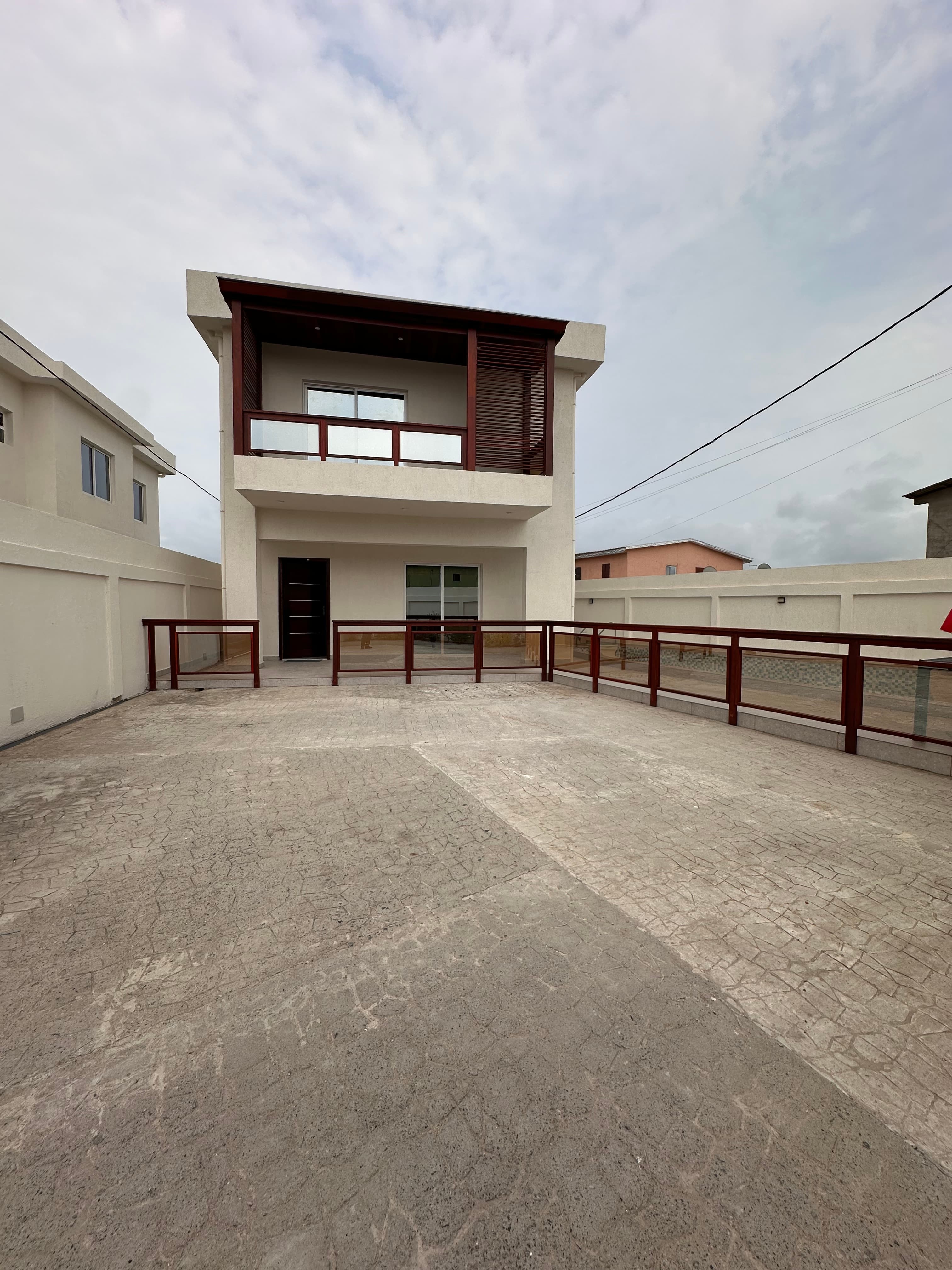 VILLA À VENDRE À ANGONDJE - image 1