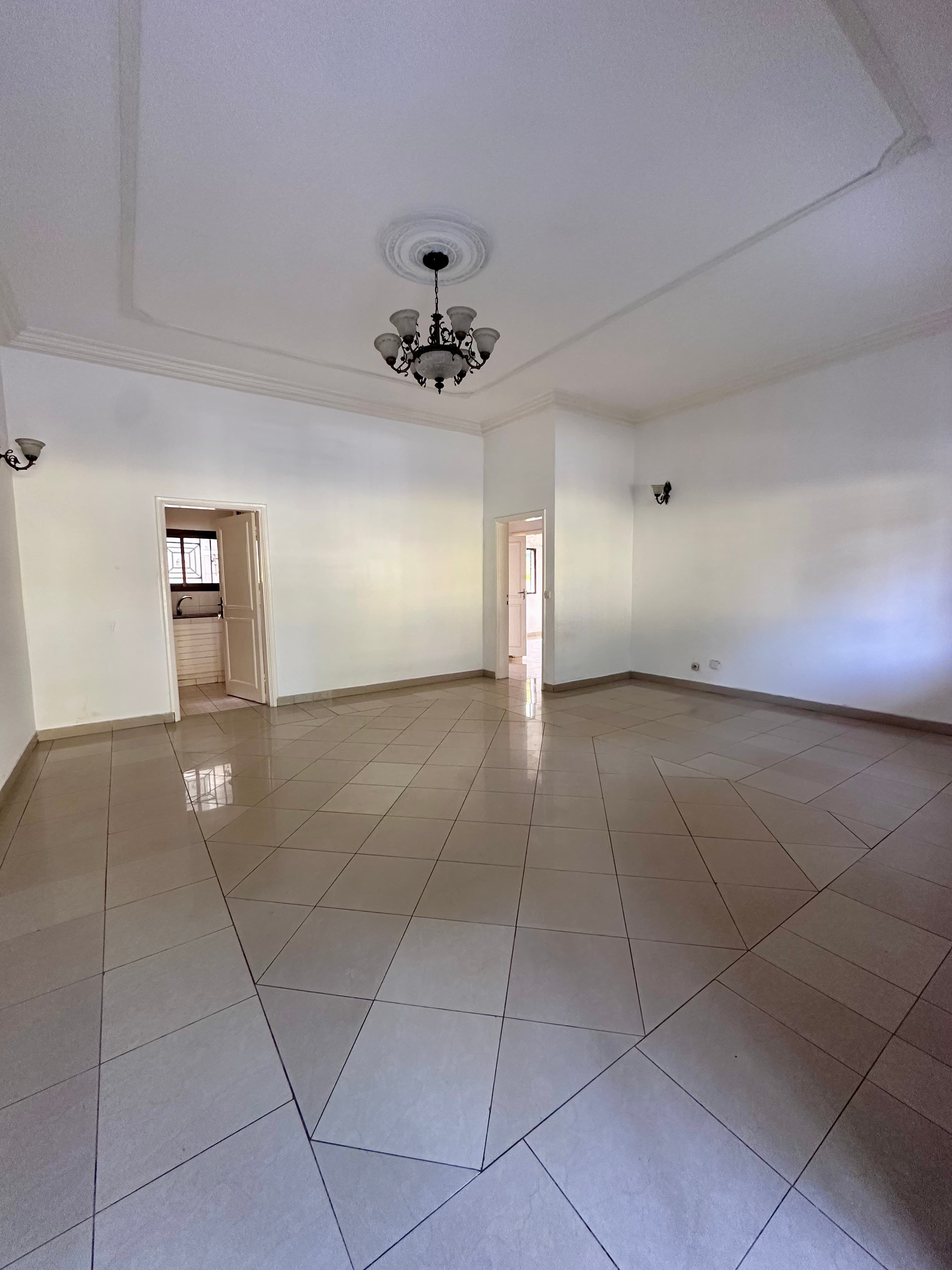 APPARTEMENT À LOUER À OKALA - view 3