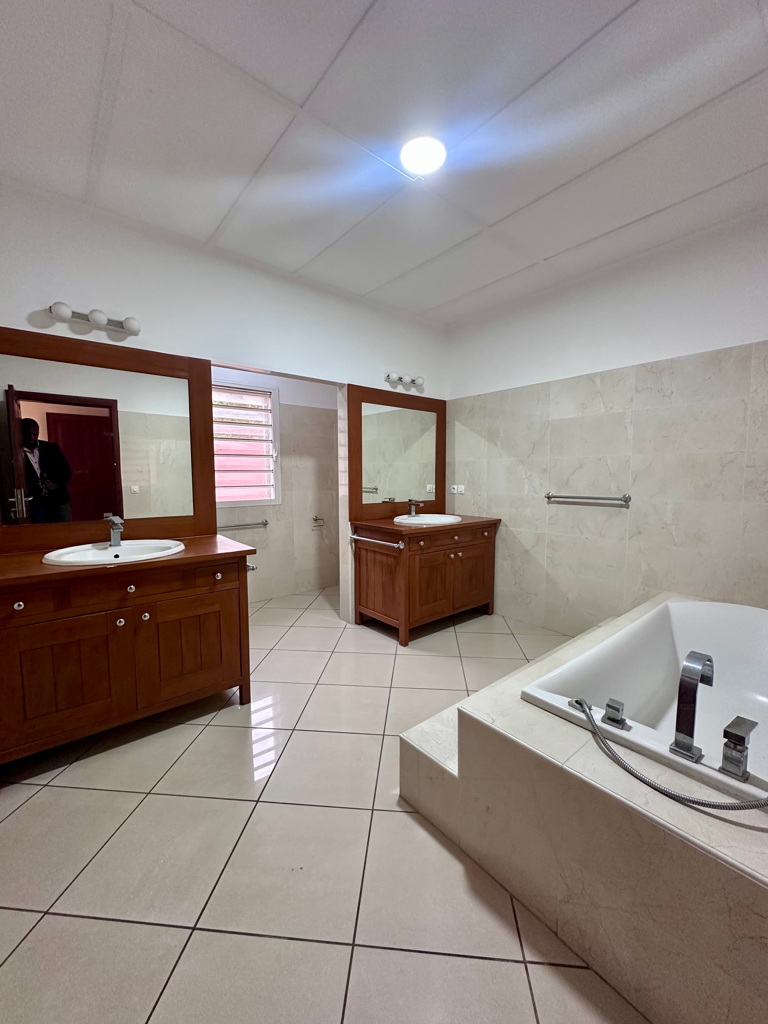 VILLA À LOUER À OKALA - image 10