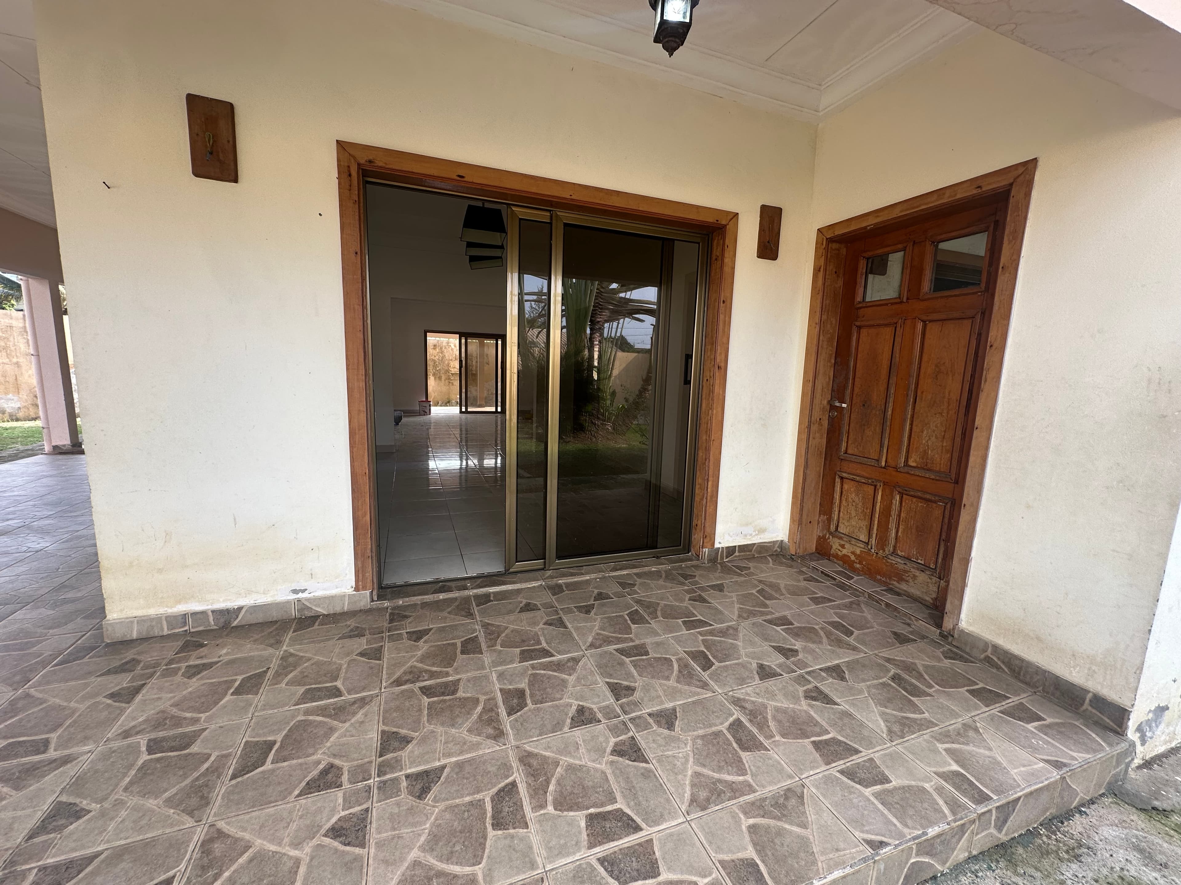 VILLA A LOUER - view 4